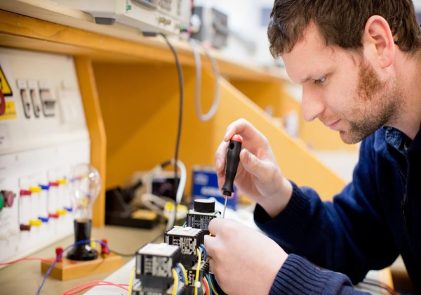 Oficial Eletrotécnico