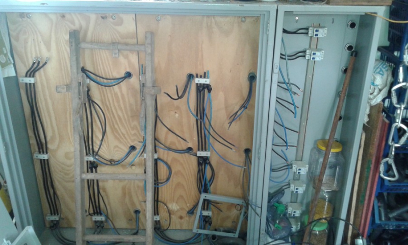 Montagem e Execução de Centros de Medição de Entrada de Energia